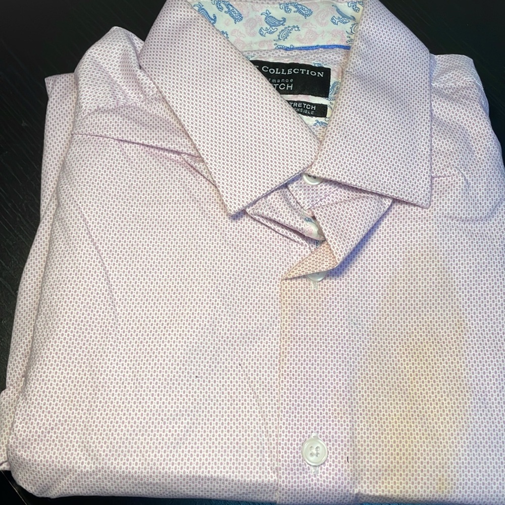 REPORT COLLECTION shirt, size small
performance
STRETCH
SLIM FIT COUPE